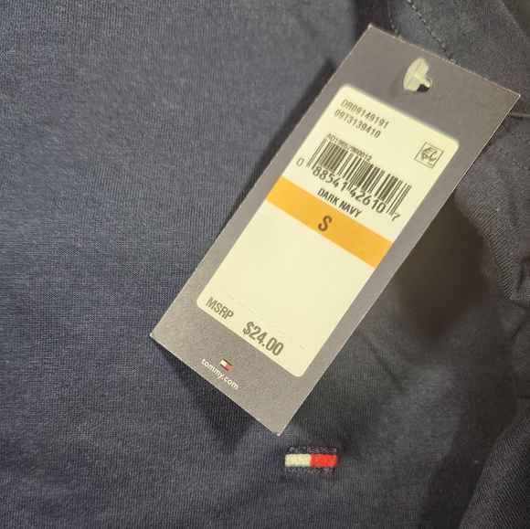 NWT Men's Tommy Hilfiger Crew Neck T-shirt - Picture 2 of 4